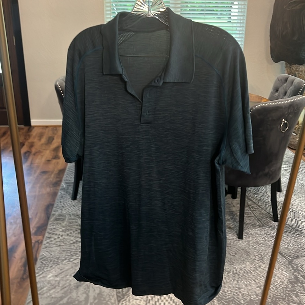 Men’s Lululemon polo